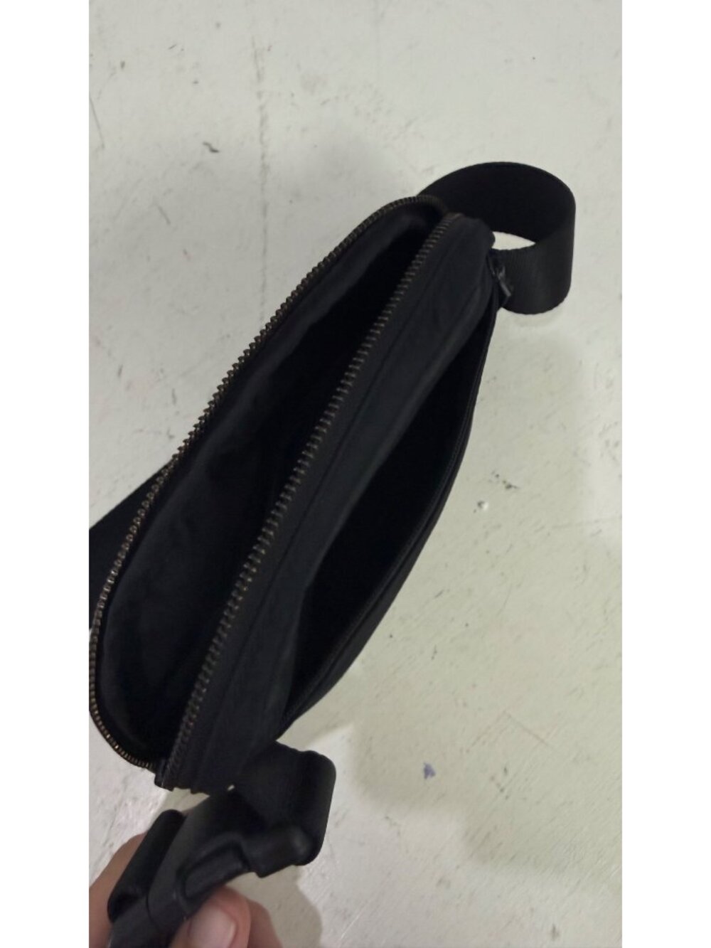 Lululemon Everywhere Belt Bag Black Adjustable Strap Compact Lightweight - Picture 7 of 9